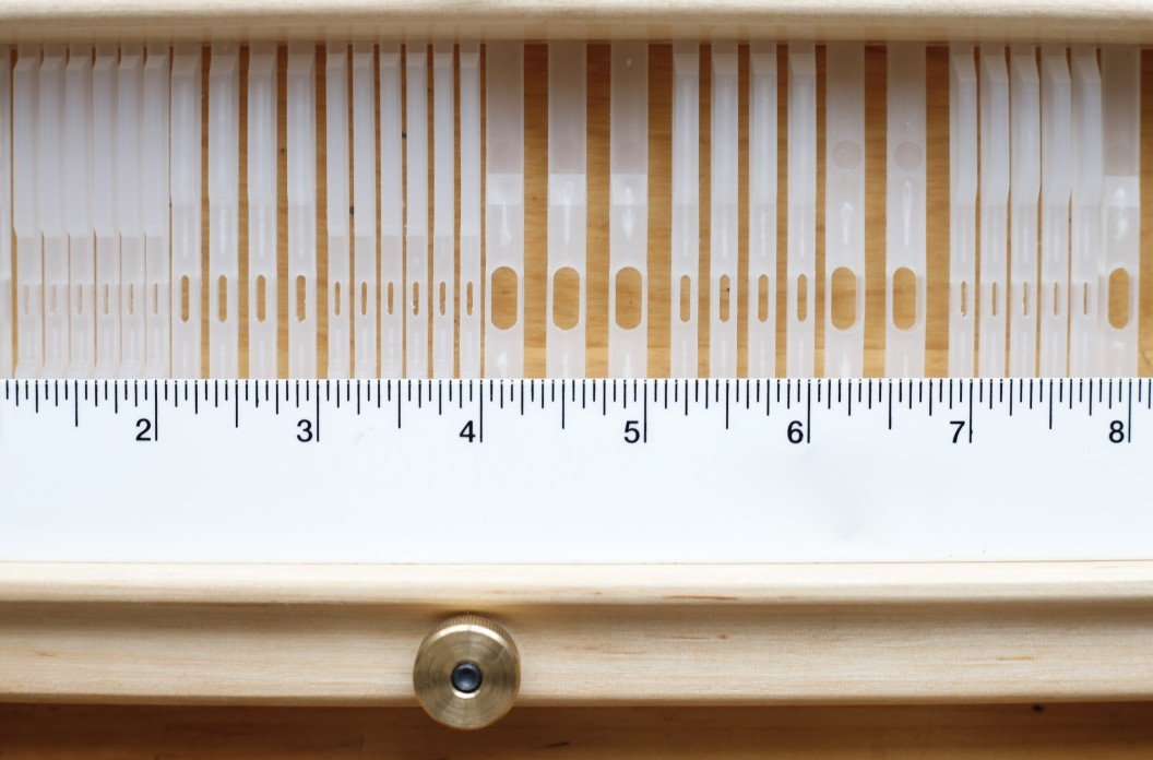 MG_1450-1056x696-1 Kromski Presto Weaver’s Choice Heddle | Variable DPI Reed - Image 1